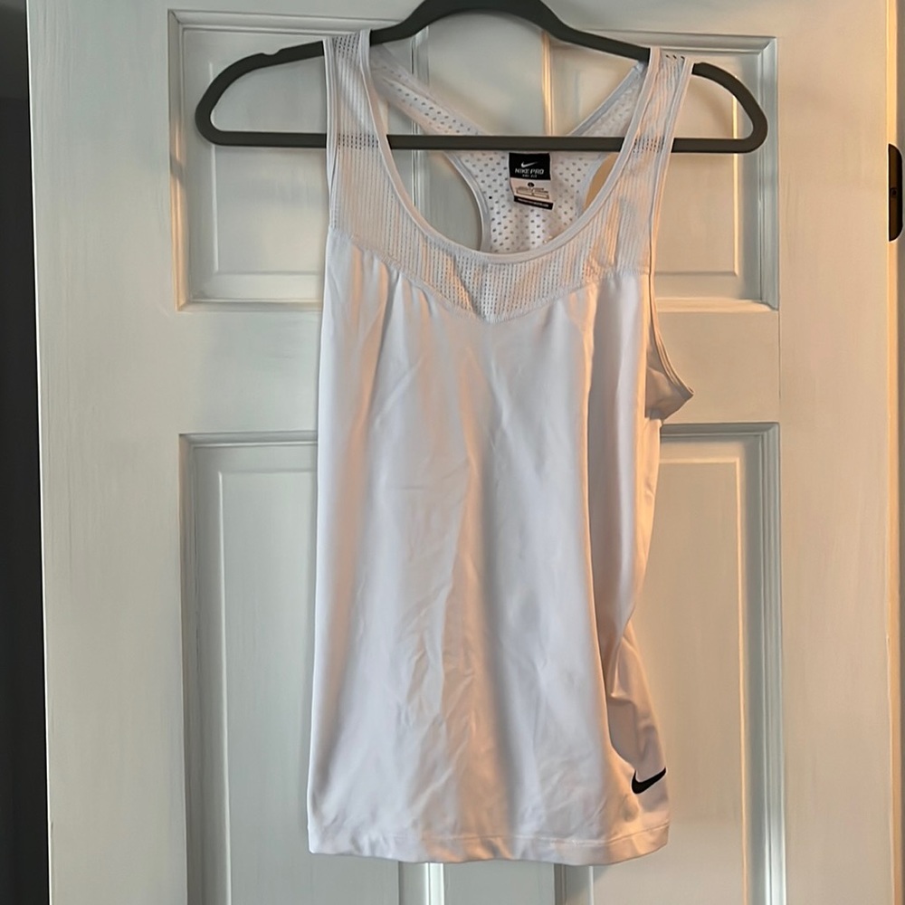 Nike pro workout top